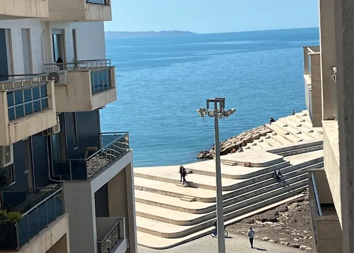 Sea View *